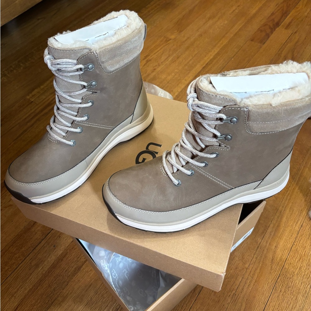 Ugg boots size 10 new with tags